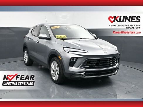 Used 2025 Buick Encore GX Preferred AWD/4WD image 1