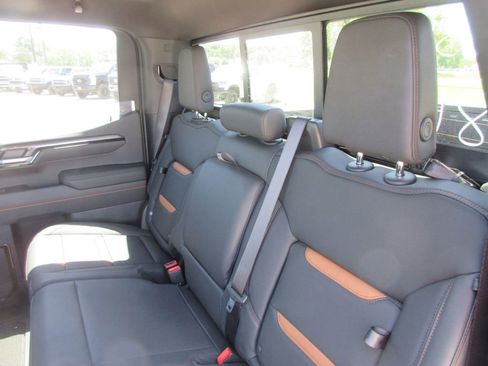 New 2026 GMC Sierra 1500 AT4 w/ AT4 Premium Package AWD/4WD image 16
