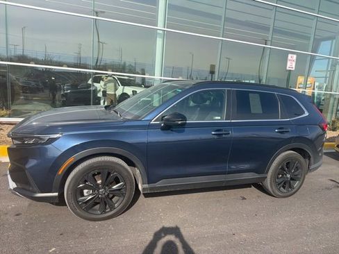 Used 2024 Honda CR-V Sport Touring image 4