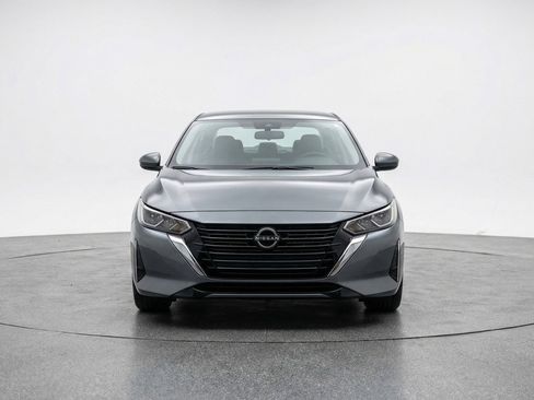 Used 2025 Nissan Sentra SV FWD image 2