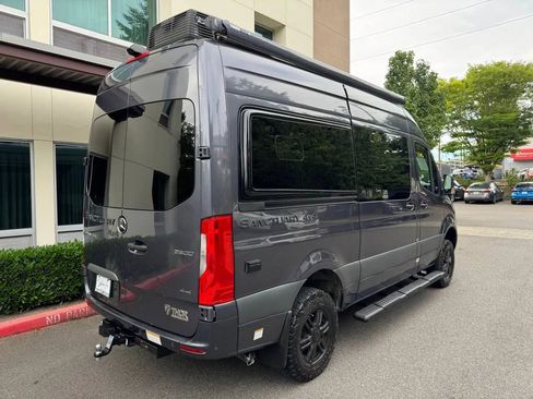 Used 2022 Mercedes-Benz Sprinter 2500 image 10