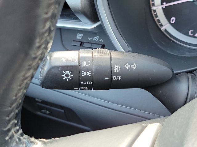 Used 2022 Toyota Highlander XLE AWD/4WD image 14