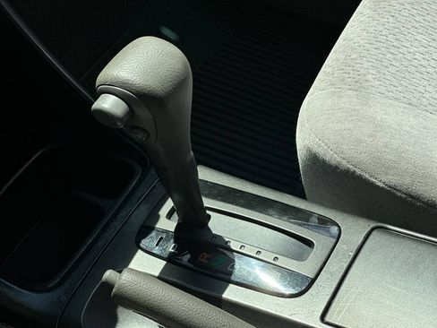 Used 2004 Toyota Camry LE FWD image 17