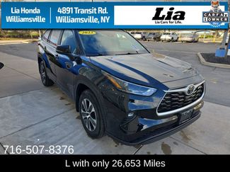 Used 2023 Toyota Highlander XLE video 1