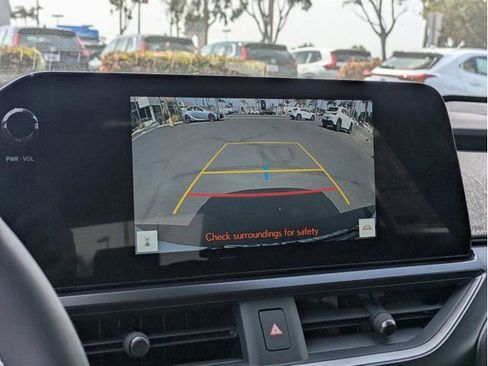 New 2026 Lexus UX 300h FWD image 18