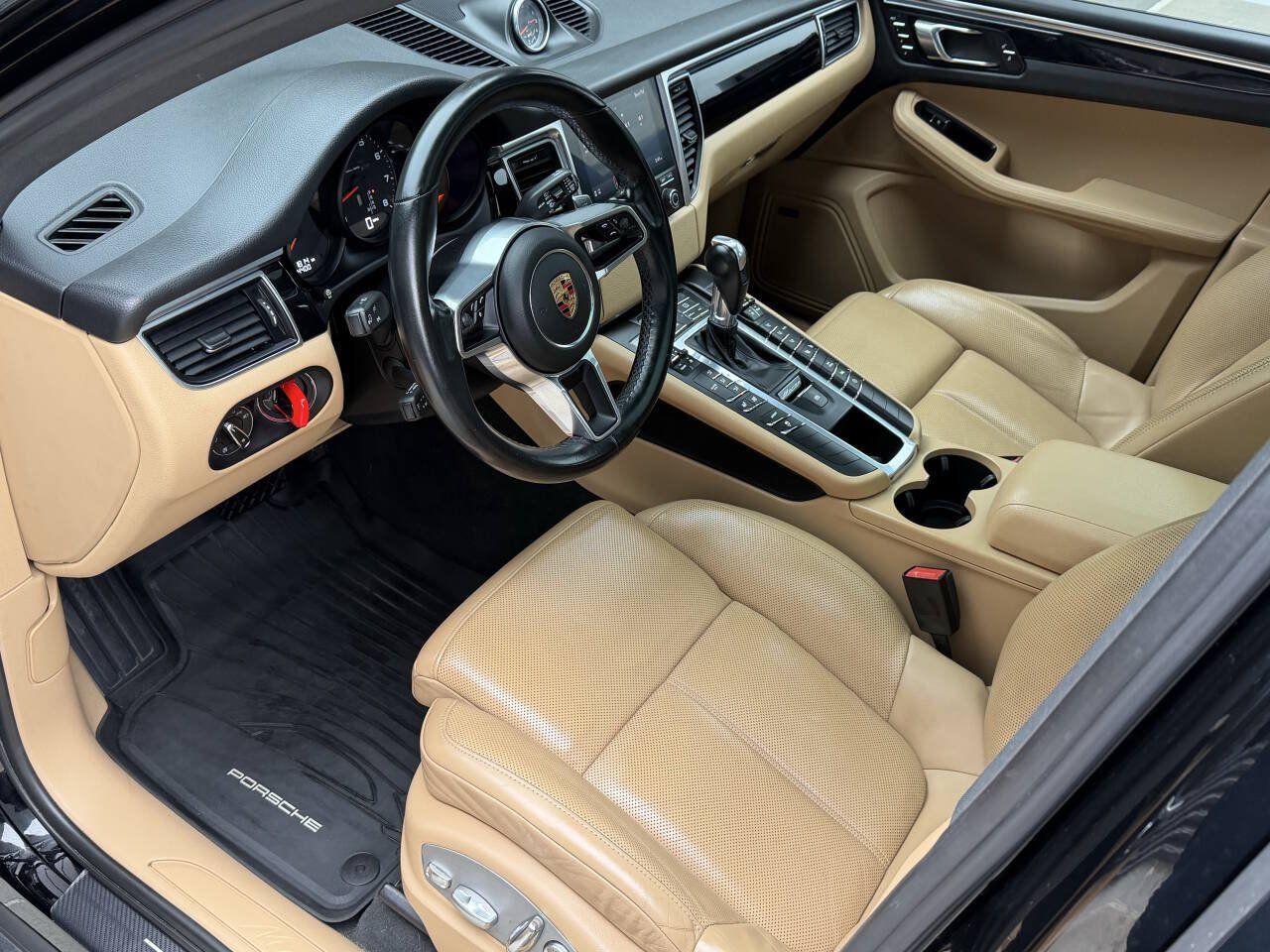Used 2018 Porsche Macan AWD/4WD image 15