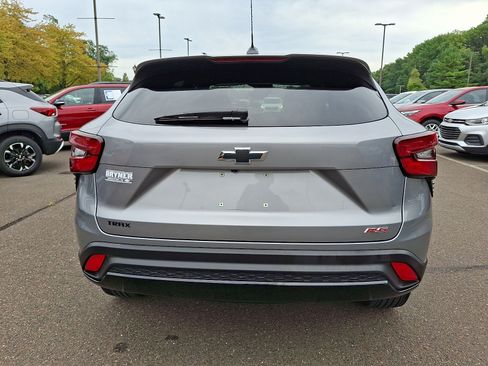 Used 2024 Chevrolet Trax RS FWD image 5
