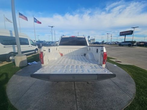 Used 2016 Ford F150 Platinum w/ Equipment Group 701A Luxury image 10