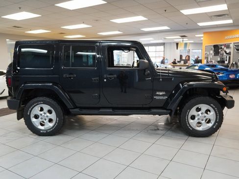 Used 2014 Jeep Wrangler Unlimited Sahara w/ Dual Top Group image 11