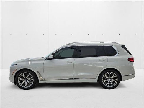 Used 2026 BMW X7 xDrive40i w/ Premium Package image 8