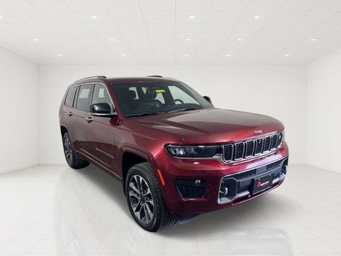 Used 2023 Jeep Grand Cherokee L Overland w/ Advanced Protech Group III AWD/4WD image 1