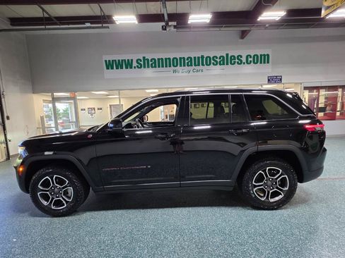 Used 2022 Jeep Grand Cherokee Trailhawk w/ Luxury Tech Group III AWD/4WD image 13