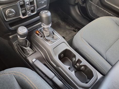 Used 2024 Jeep Wrangler Sport S image 25