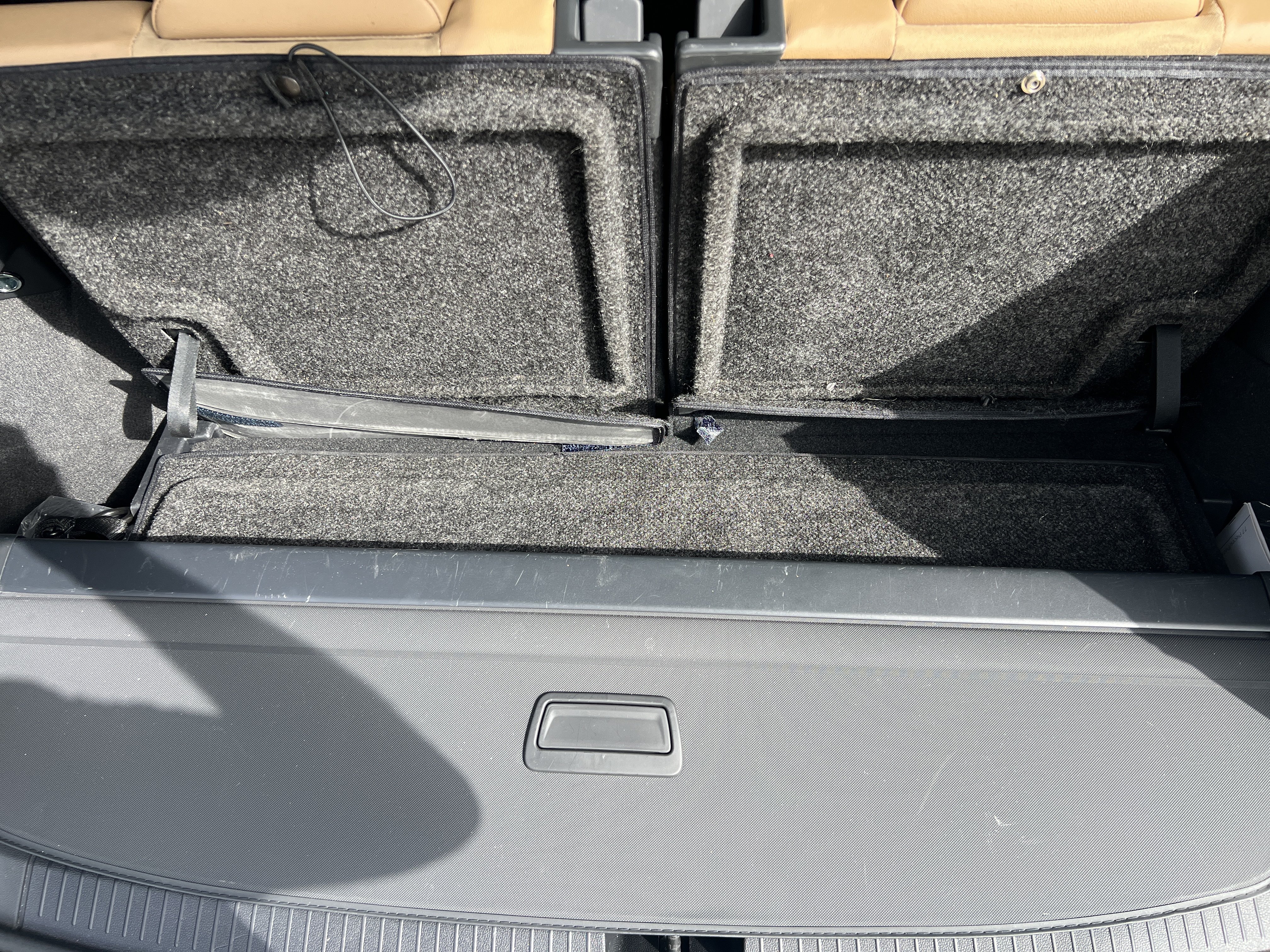 Used 2023 Volkswagen Tiguan SE w/ Panoramic Sunroof Package FWD image 29