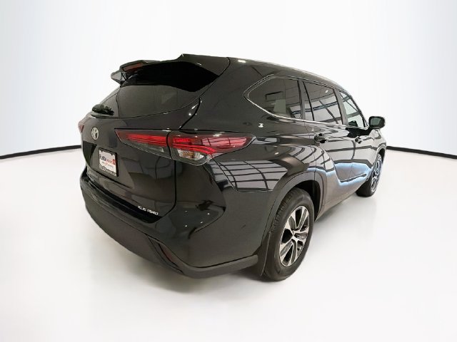 Certified 2026 Toyota Highlander XLE AWD/4WD image 7