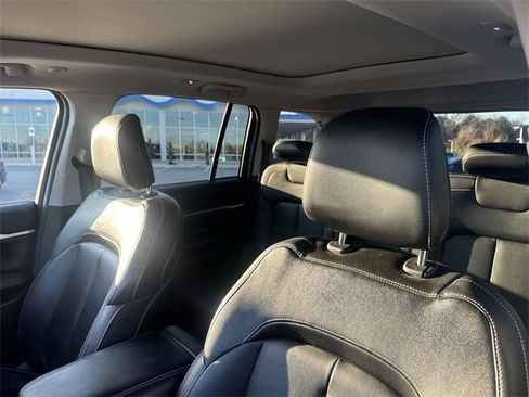 Used 2022 Jeep Grand Cherokee Limited 4xe image 14