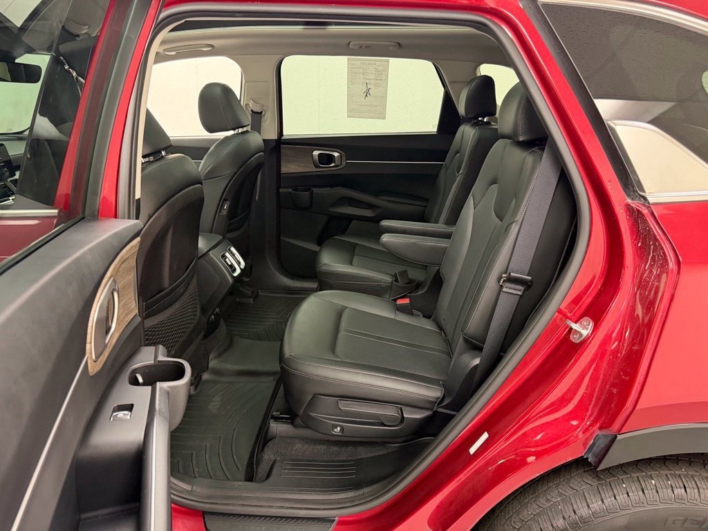 Used 2021 Kia Sorento EX w/ Panoramic Sunroof Package AWD/4WD image 18
