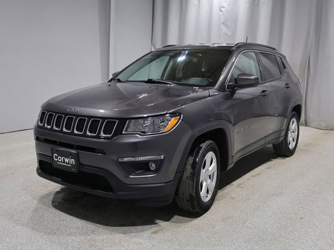 Used 2018 Jeep Compass Latitude w/ Cold Weather Group image 7