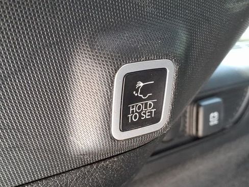 Used 2022 Jeep Grand Cherokee Overland AWD/4WD image 16