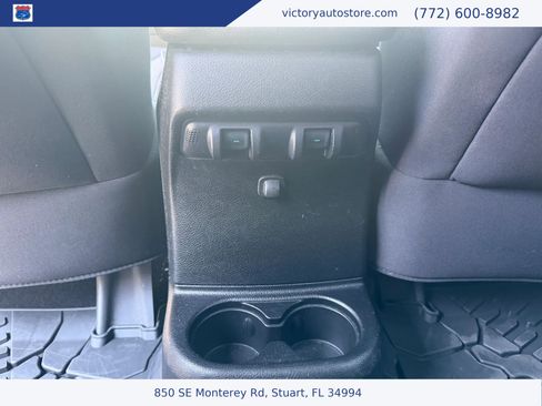 Used 2013 Jeep Wrangler Unlimited Rubicon w/ Connectivity Group AWD/4WD image 18