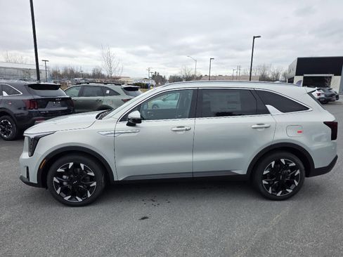 New 2026 Kia Sorento EX FWD image 2