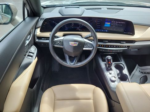 Used 2025 Cadillac XT4 Premium Luxury w/ Technology Package AWD/4WD image 12