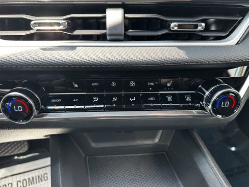New 2026 Chevrolet Equinox LT w/ Convenience Package II image 15