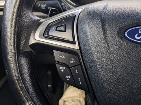 Used 2019 Ford Fusion SE image 24
