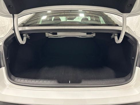 Used 2025 Hyundai Elantra Sport image 44