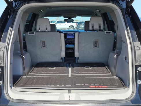 Used 2017 GMC Acadia SLT image 23