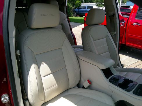 Used 2020 GMC Acadia Denali image 38