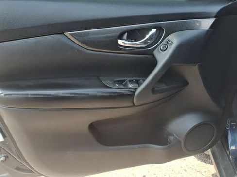 Used 2016 Nissan Rogue SL AWD/4WD image 9