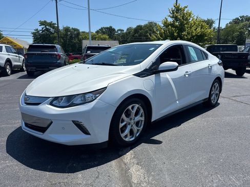 Used 2017 Chevrolet Volt Premier w/ Driver Confidence Package FWD image 2