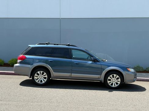 Used 2009 Subaru Outback 2.5i Limited AWD/4WD image 7