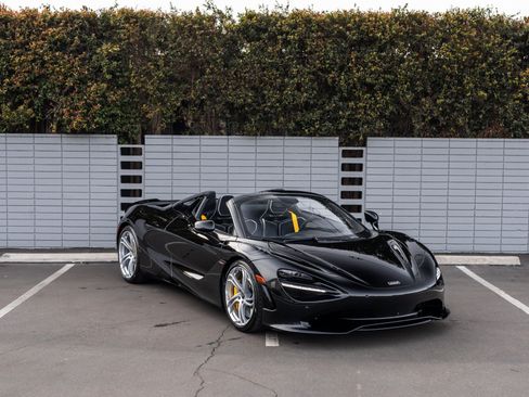 Used 2024 McLaren 750S Spider RWD image 10
