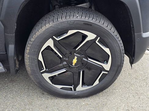 New 2026 Chevrolet Silverado EV LT image 9