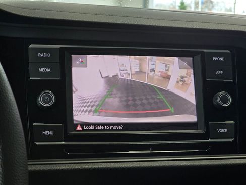 Used 2023 Volkswagen Jetta S image 31