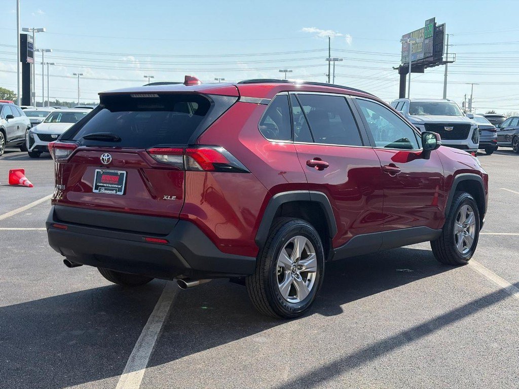 Used 2025 Toyota RAV4 XLE FWD image 3