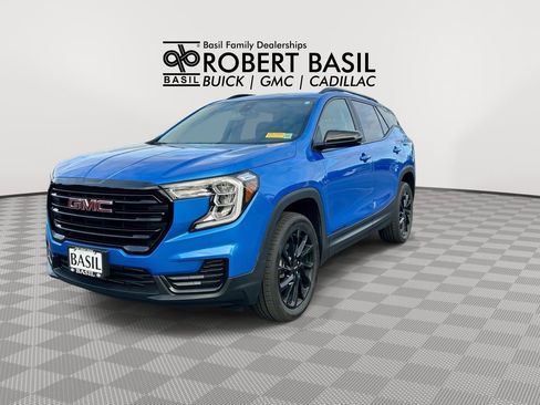 Used 2024 GMC Terrain SLE w/ Driver Convenience Package AWD/4WD image 4