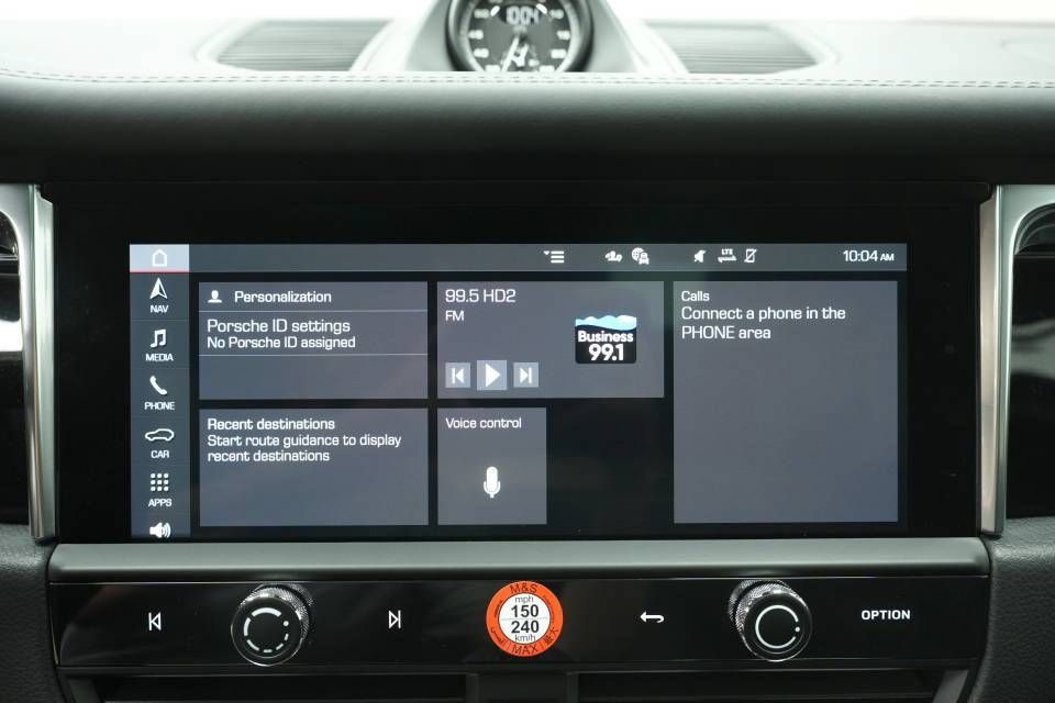 Certified 2026 Porsche Macan AWD/4WD image 17