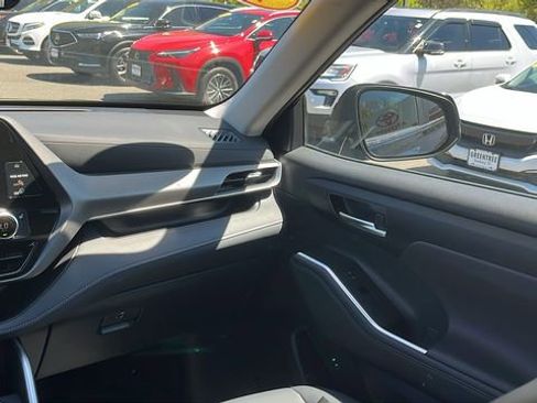 Certified 2025 Toyota Highlander XLE AWD/4WD image 23