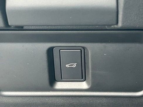 Used 2024 Land Rover Range Rover Evoque S image 24