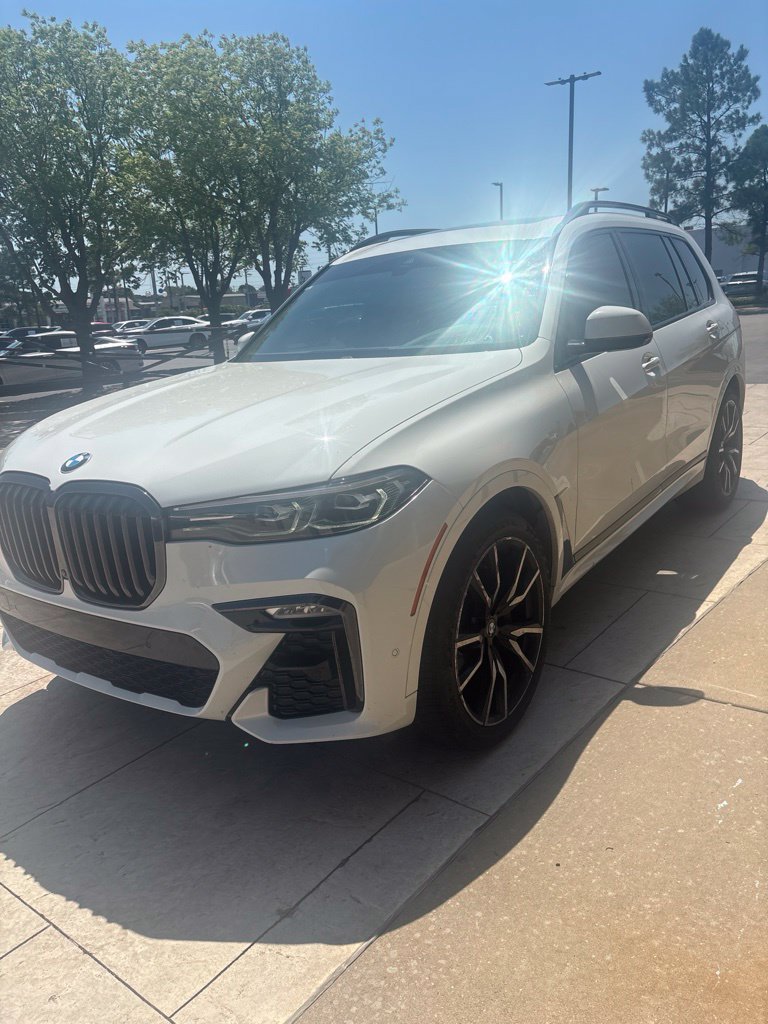 Used 2021 BMW X7 xDrive40i w/ M Sport Package AWD/4WD image 2