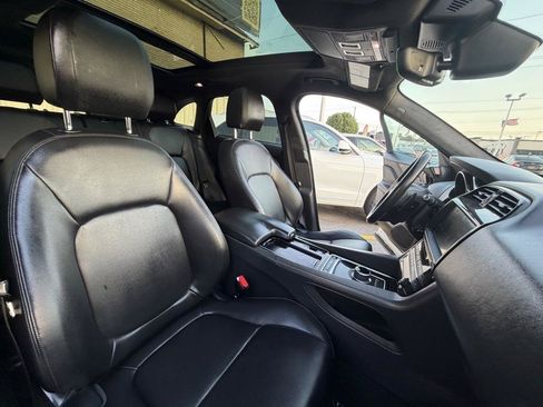 Used 2019 Jaguar F-PACE Premium AWD/4WD image 29