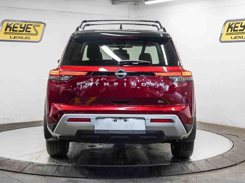 Used 2022 Nissan Pathfinder SL FWD image 3