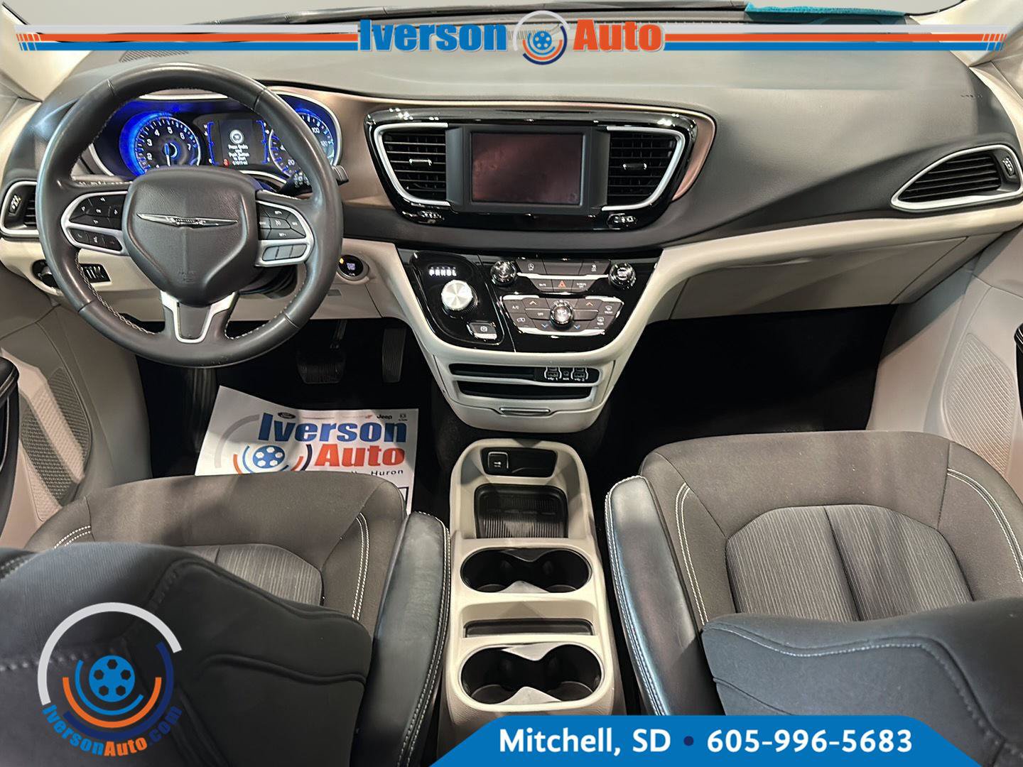 Used 2023 Chrysler Voyager LX FWD image 25