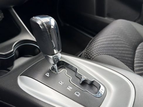 Used 2019 Dodge Journey SE w/ Premium Group image 22