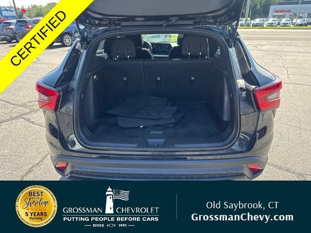Used 2024 Chevrolet Trax RS w/ Sunroof Package FWD image 21