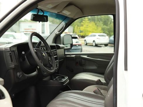 Used 2013 Chevrolet Express 2500 image 11