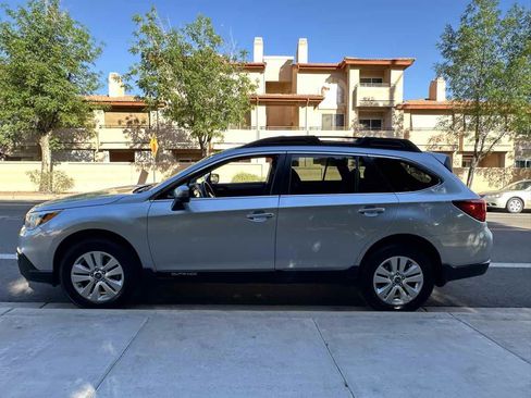 Used 2015 Subaru Outback 2.5i Premium image 5